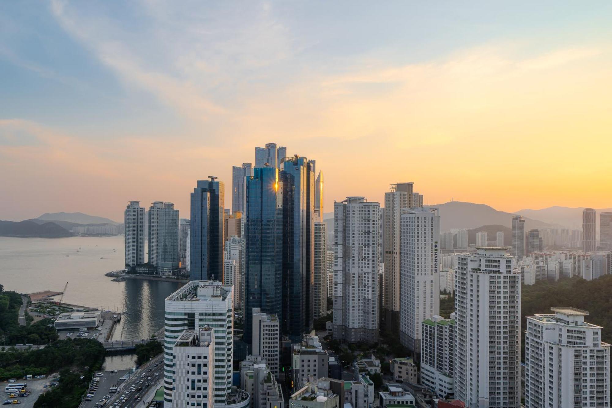 Le Collective Haeundae Paragraf Пусан Экстерьер фото